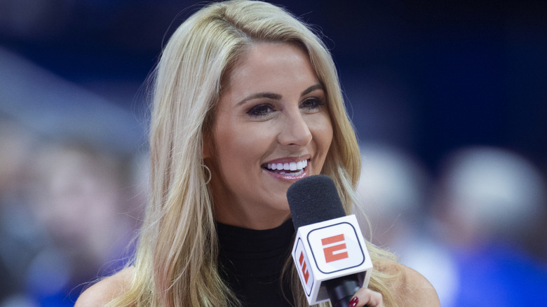 Close up of Laura Rutledge talking into microphone.