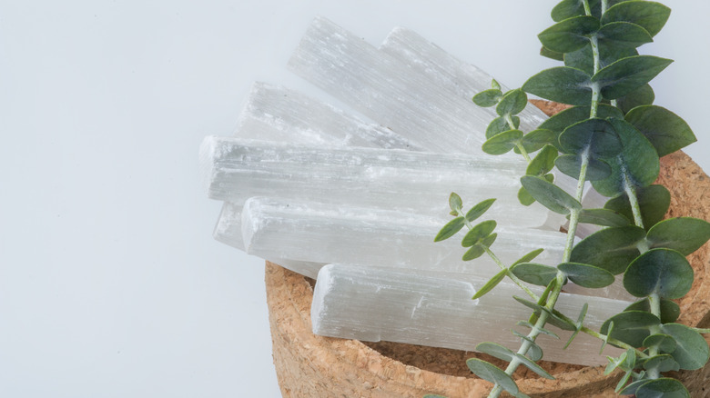 A bundle of selenite. 