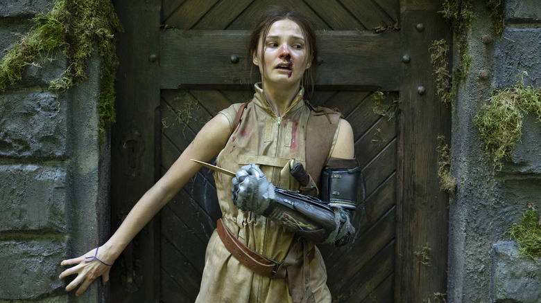 Stefanie Scott against door