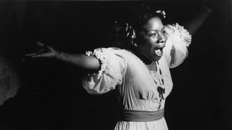 Stephanie Mills performs as Dorothy Gale on stage for "The Wiz" in 1975