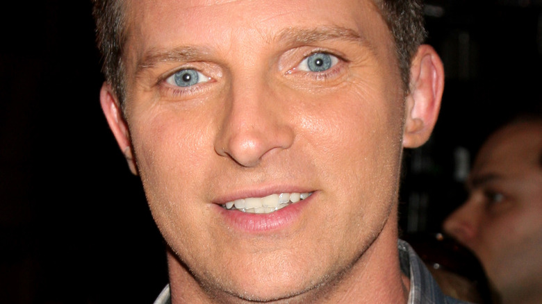 Steve Burton grinning on the red carpet. 