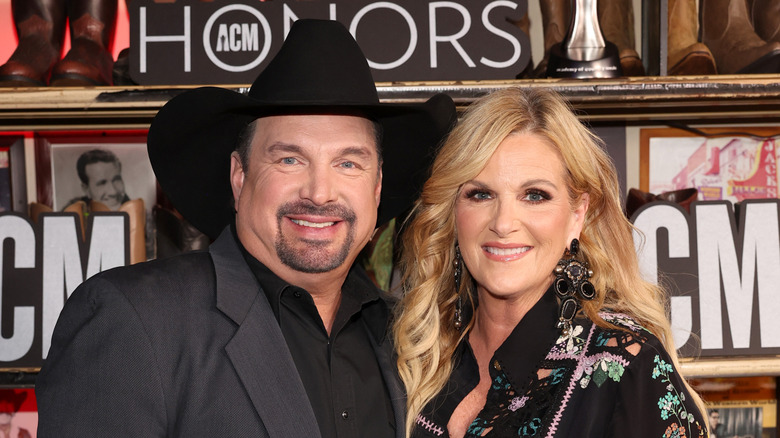 Garth Brooks and Trisha Yearwood smiling together