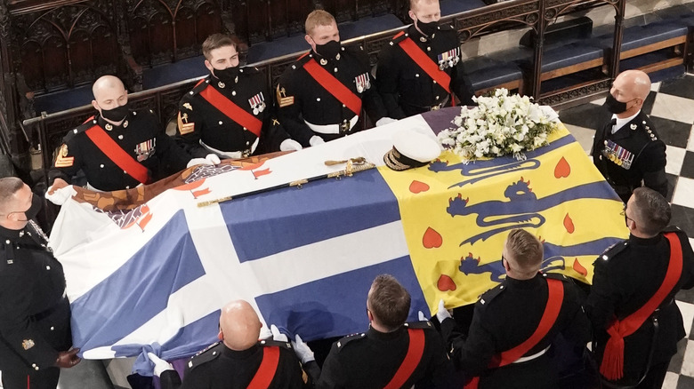 close up image of Queen Elizabeth's coffin 