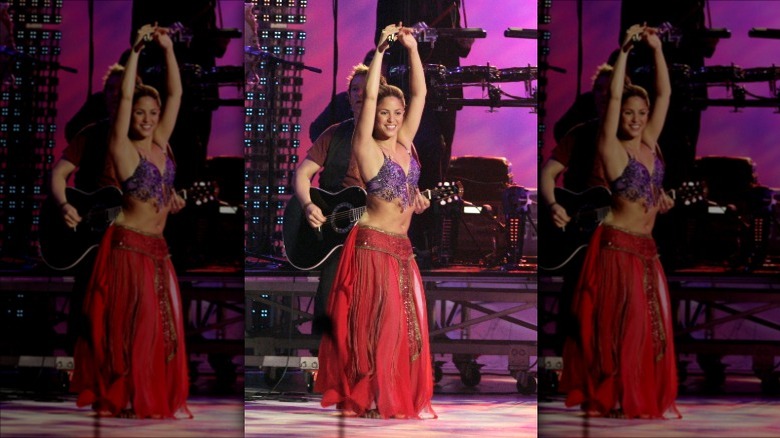 Shakira performing "Hips Don't Lie" in 2006