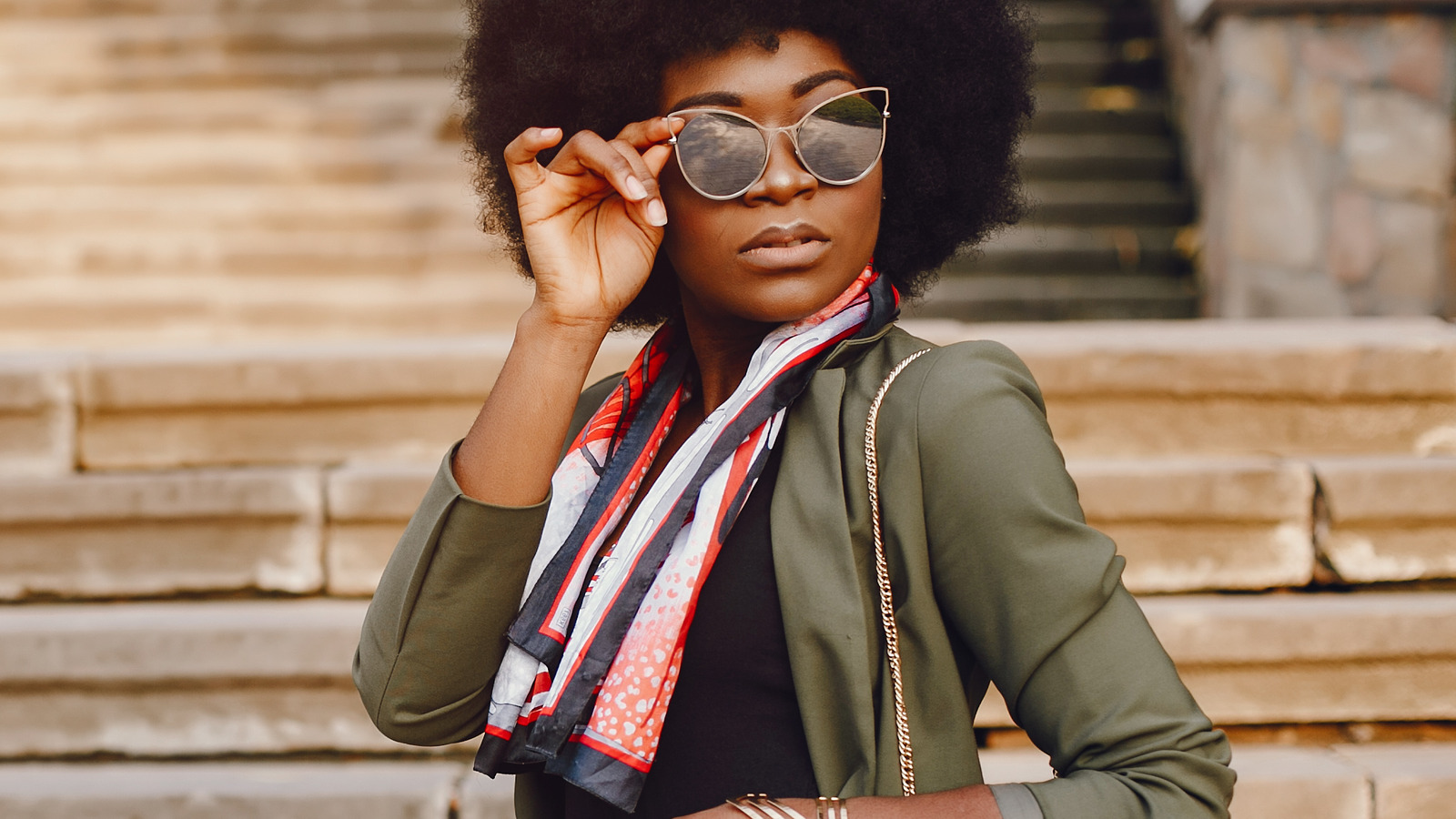 Stylish Ways To Wear A Scarf During The Summer