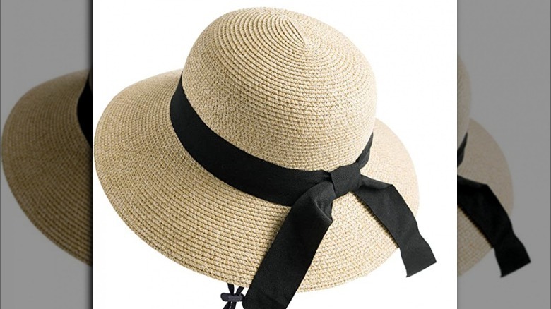 Furtalk classic beige sun hat with black bow