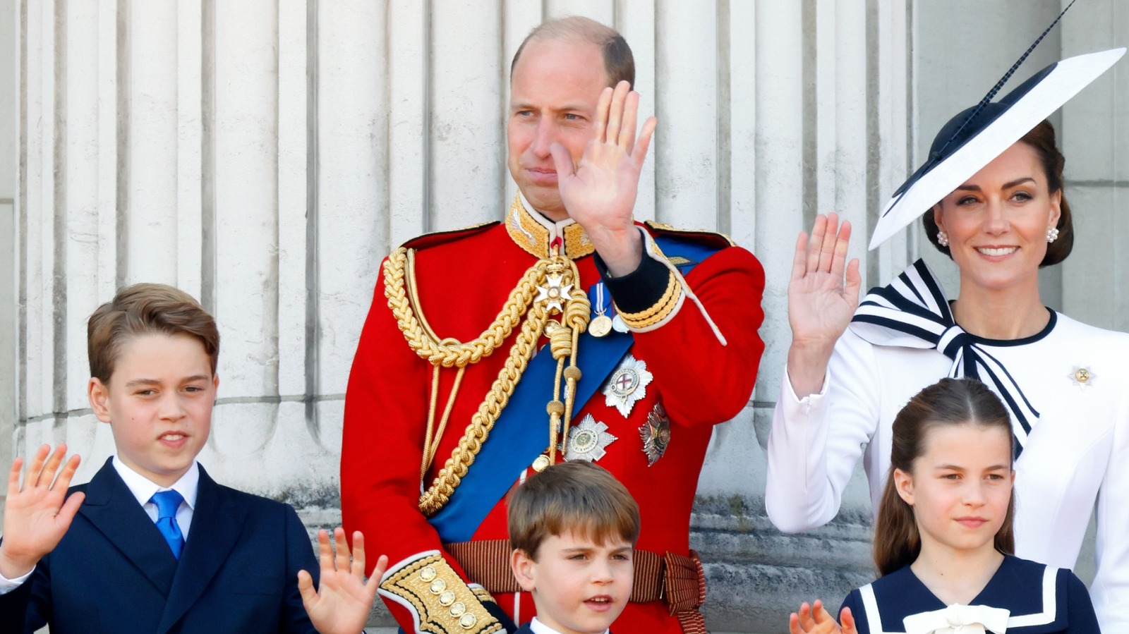 <a href="https://www.thelist.com/2191291/supernanny-jo-frost-doesnt-see-william-kate-repeating-heir-and-spare-mistake-with-kids/" target="_blank">Supernanny Jo Frost Doesn’t See William & Kate Repeating This Royal Mistake With Their Kids</a>