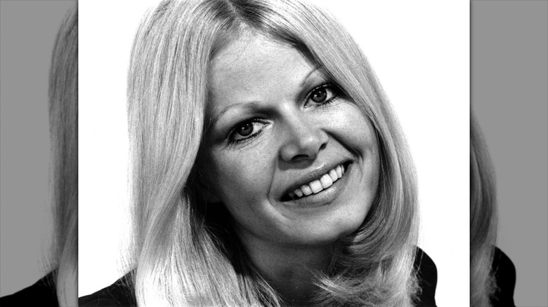 Sally Struthers posing for an "All in the Family" portrait