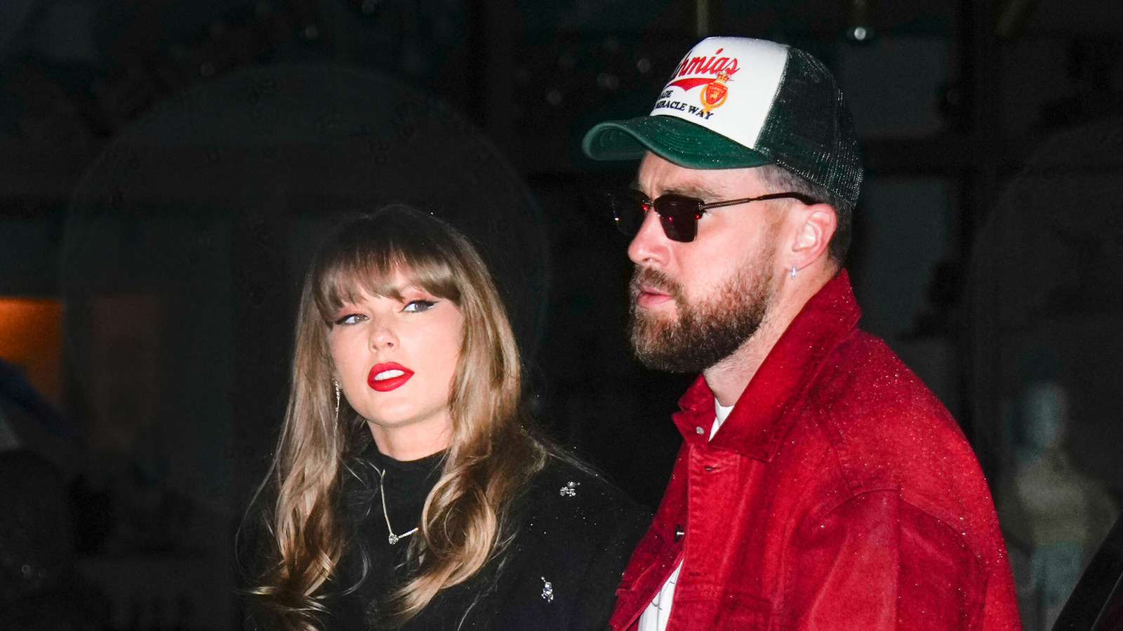 <a href="https://www.thelist.com/2231475/taylor-swift-and-travis-kelce-wedding-ring-details-you-might-have-missed/" target="_blank">Sweet Details About Taylor Swift & Travis Kelce’s Wedding Rings You Might Have Missed</a>