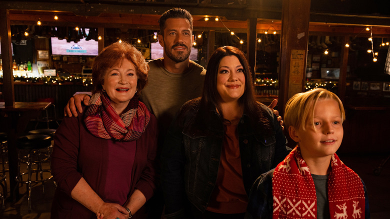 Cast of A Country Christmas Harmony smiling