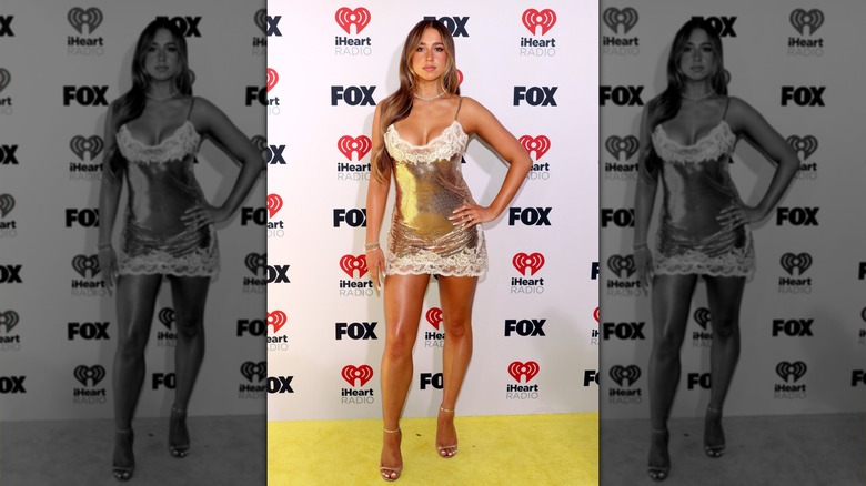 Tate McRae on the red carpet of the 2024 iHeartRadio Awards