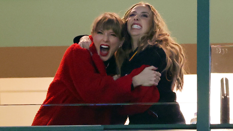Taylor Swift and Brittany Mahomes hugging