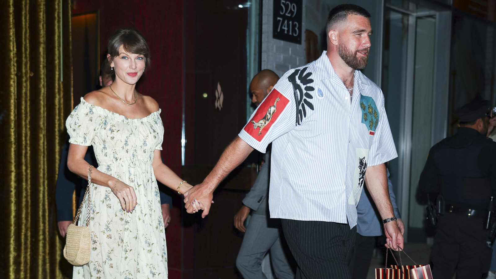 Taylor Swift & Travis Kelce Have Given Ohio Neighbors The Harry & Meghan Treatment