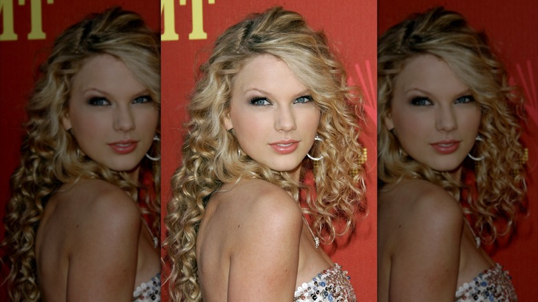 Taylor Swift at the 2007 CMT Awards