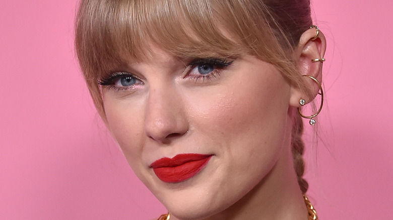 Taylor Swift in red lipstick