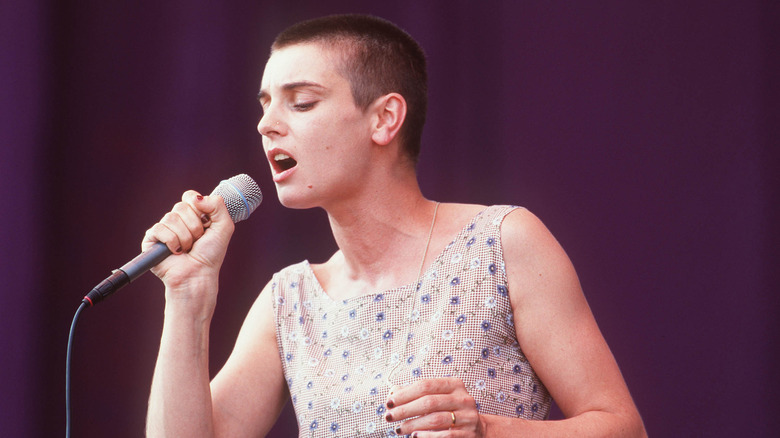 Sinéad O'Connor sings on stage