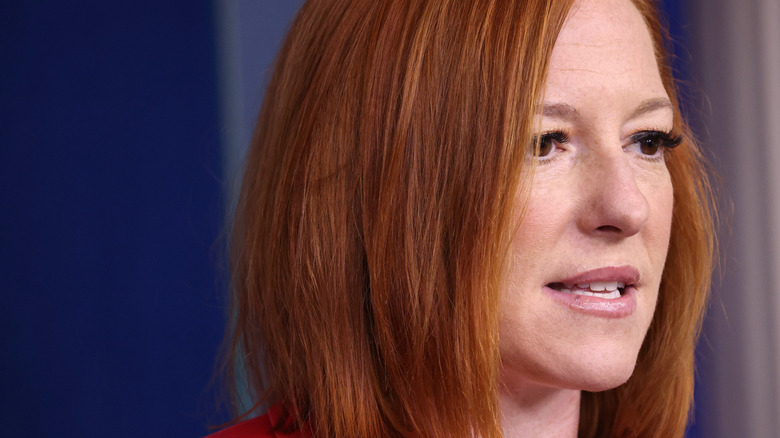 Jen Pskai briefing the press at the White House in 2021