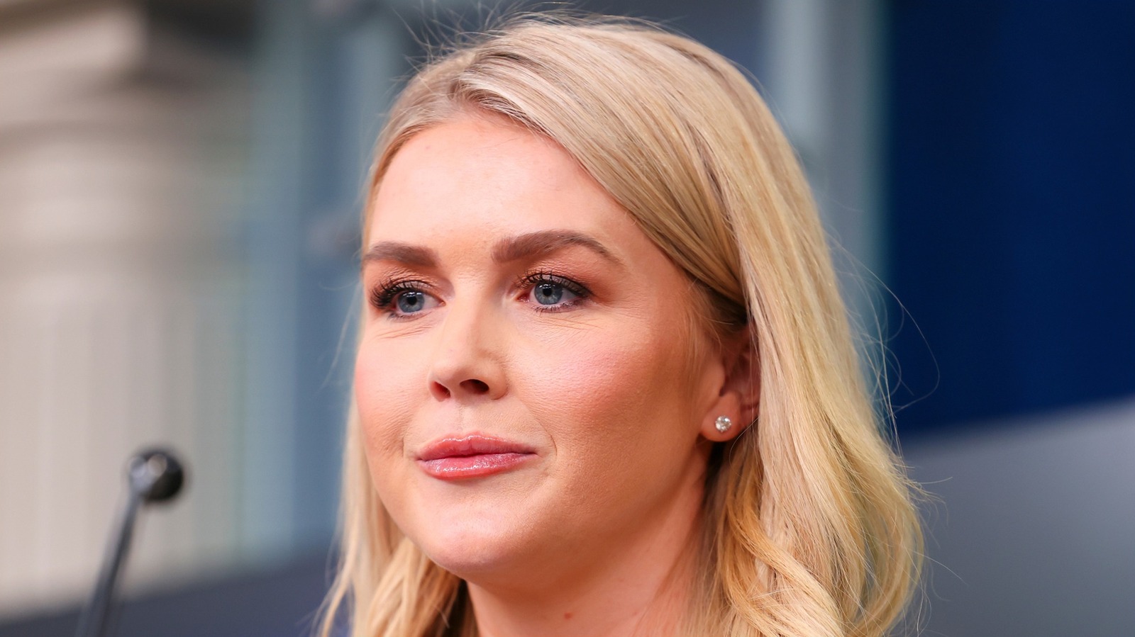 The 11 Worst White House Press Secretary Makeup Fails We Can't Look Away  From