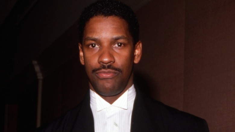 1990 photo of Denzel Washington wearing a tuxedo
