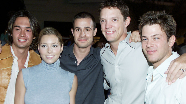 Four actors with Freddie Prinze Jr.