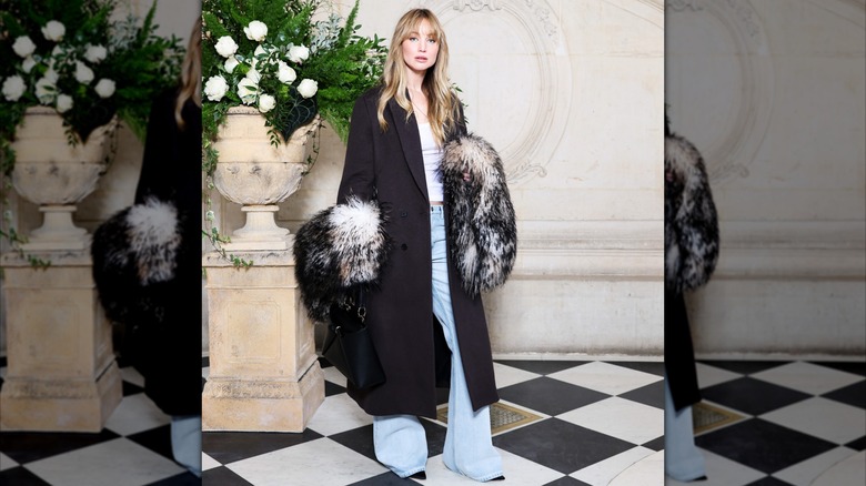 Jennifer Lawrence posing