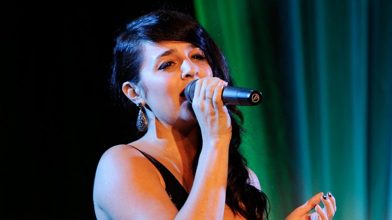 Alisan Porter singing in 2010