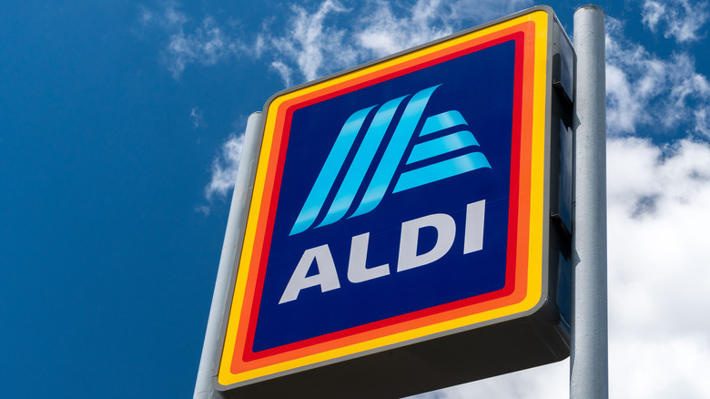 Aldi store sign