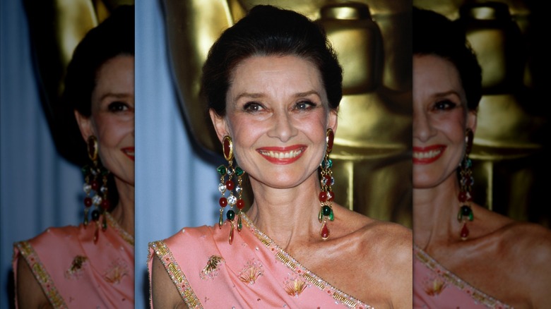Audrey Hepburn attends the 1986 Academy Awards