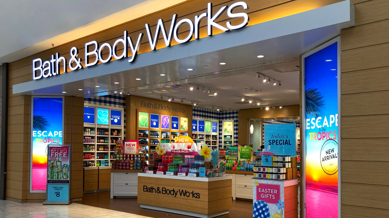 Bath & Body Works storefront