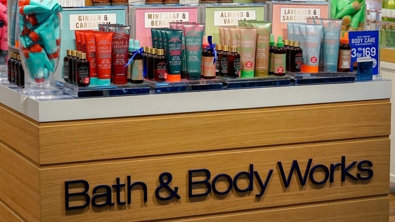 Bath & Body Works Display