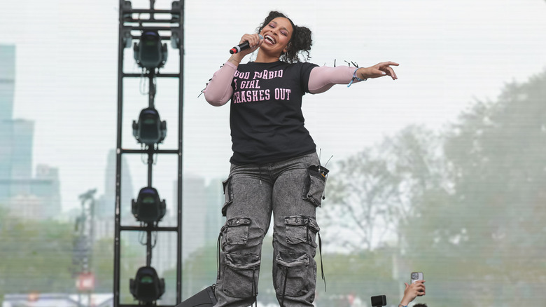 Jordin Sparks in a  "God Forbid a Girl Crashes out" Tshirt