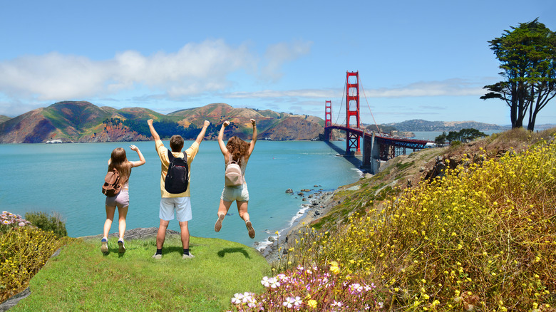 People jumping Golden Gate Bridge