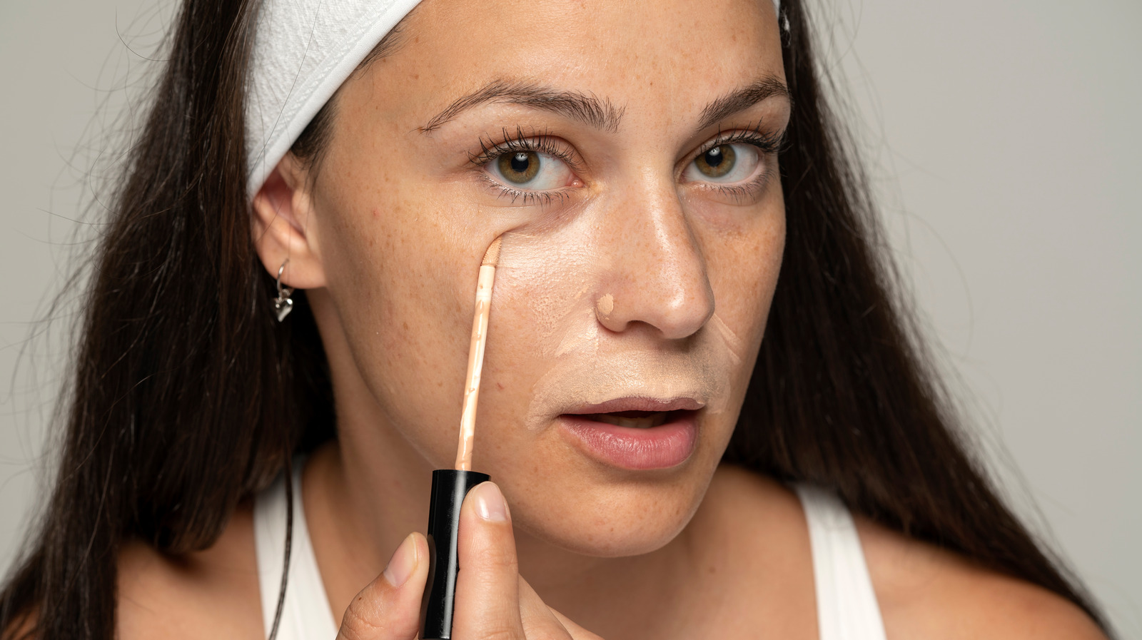 The Best Concealer For Dark Circles And Oily Skin