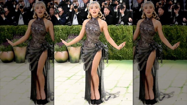 Sabrina Carpenter on the 2026 Met Gala red carpet in a dress made out of film roll