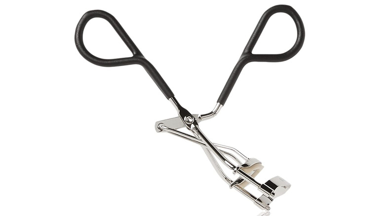 Covergirl black and metal eyelash curler