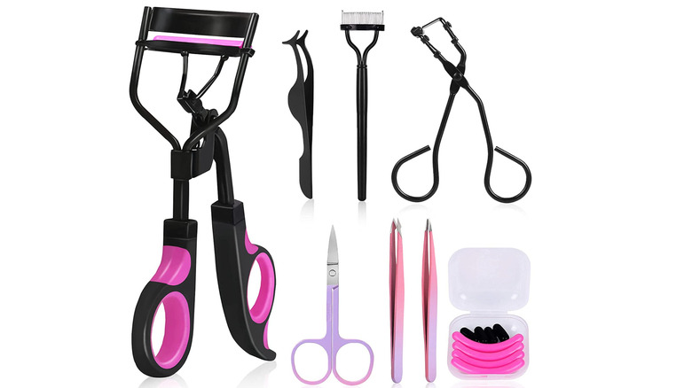 Moduskye pink and black eyelash curler kit