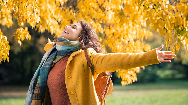 Woman wearing fall clothing