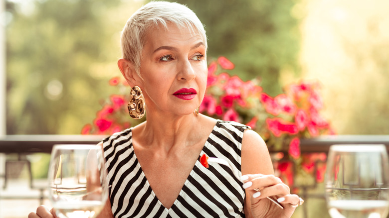Stylish person eating a meal