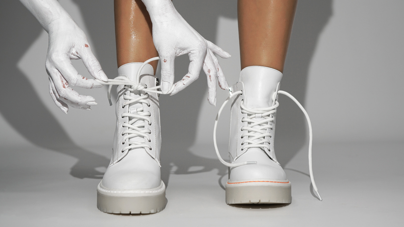 White Boots Are the Secret to Transitional Dressing - theFashionSpot