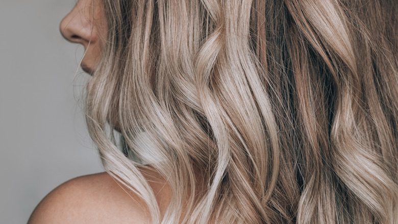 The Best Ways To Keep Your Highlights From Turning Yellow