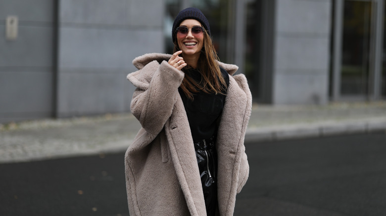 street style oversized faux fur coat