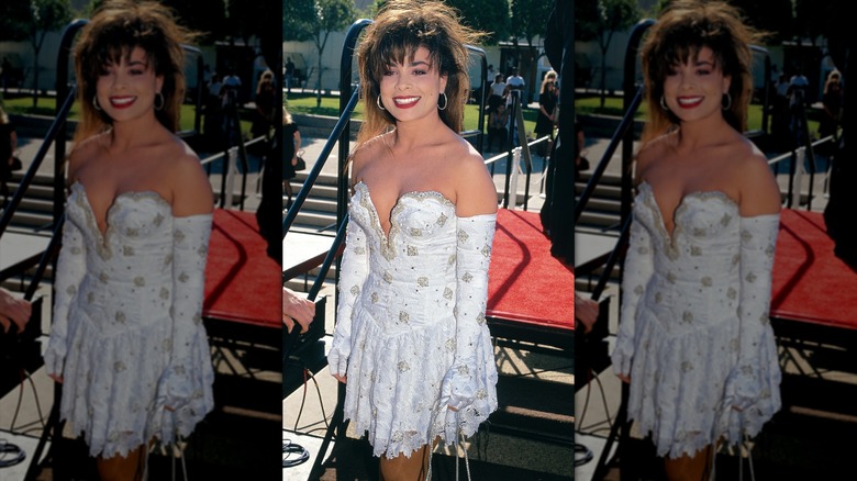 Paula Abdul posing