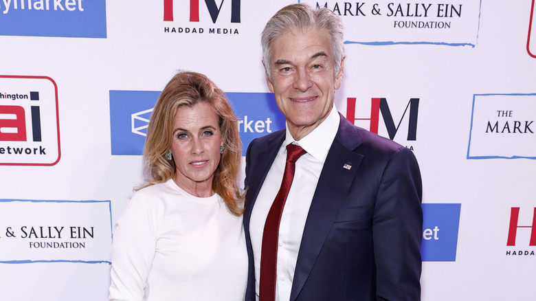 Dr. Mehmet and Lisa Oz fundraiser background