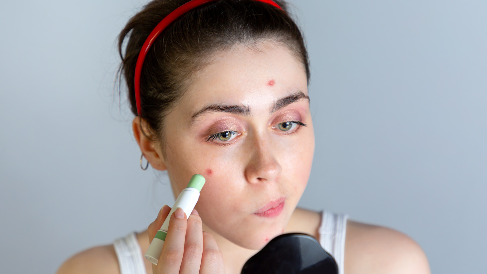 The Blemish Concealing Trick That TV Makeup Artists Swear By