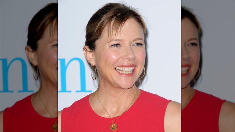 Annette Bening with very short hair at the 2008 premiere of "The Women"