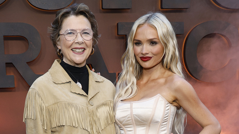 Annette Bening and Natalie Lind posing