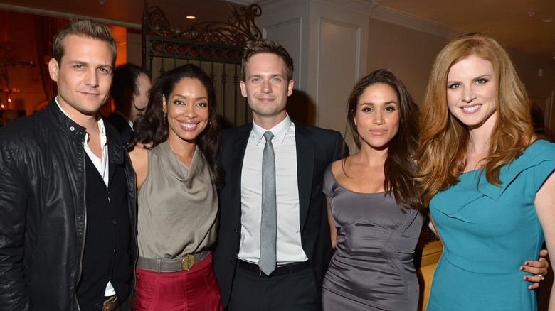 DiscoverNet | The Cast Of Suits & Their Real-Life Partners