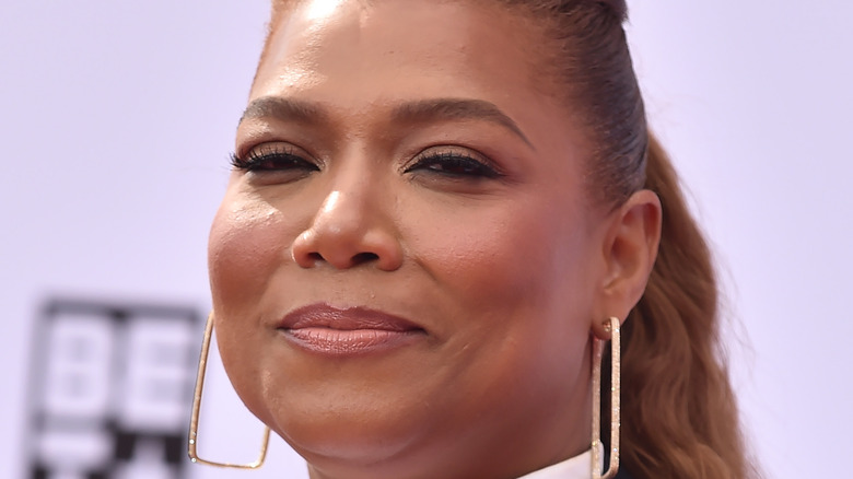 Queen Latifah smiling