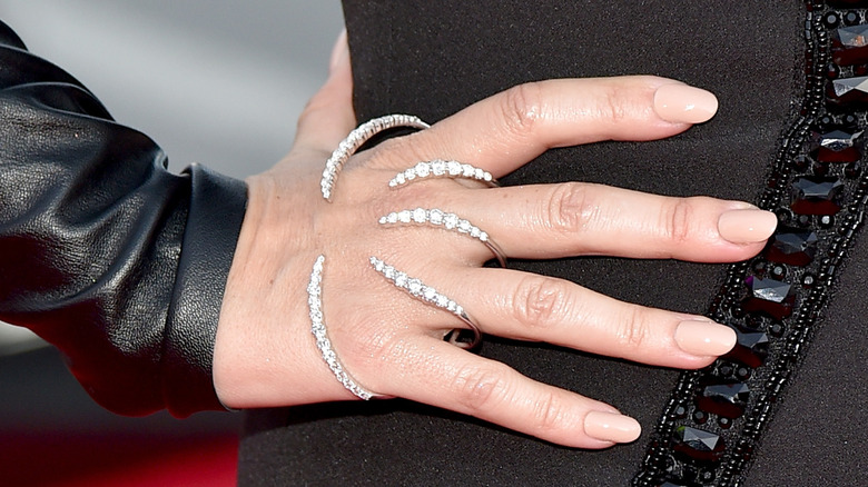 Alanis Morisette's matte, nude manicure in 2015