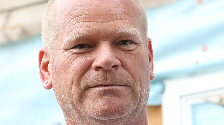 Mike Holmes on set